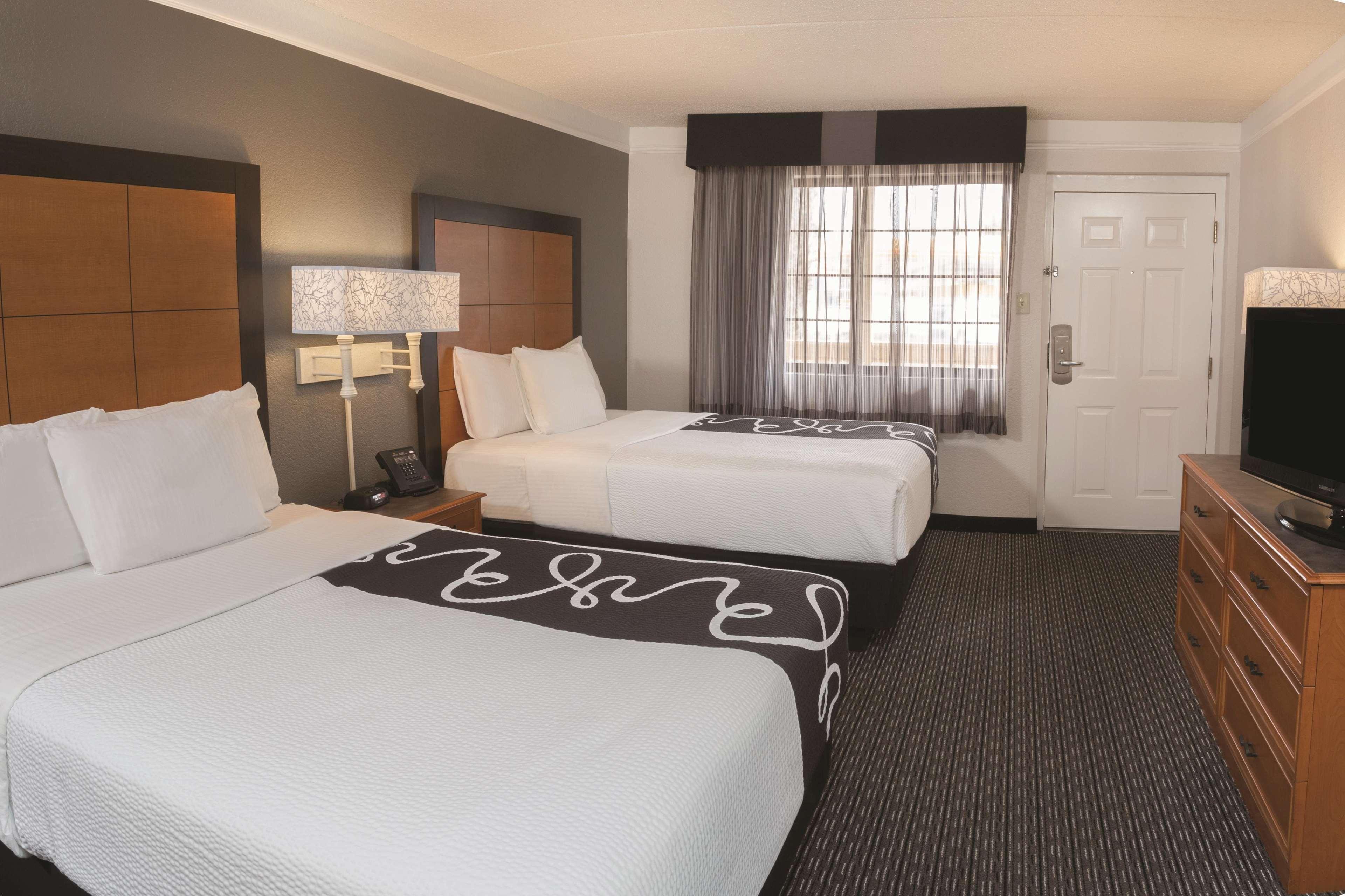 La Quinta Inn By Wyndham Ventura Esterno foto