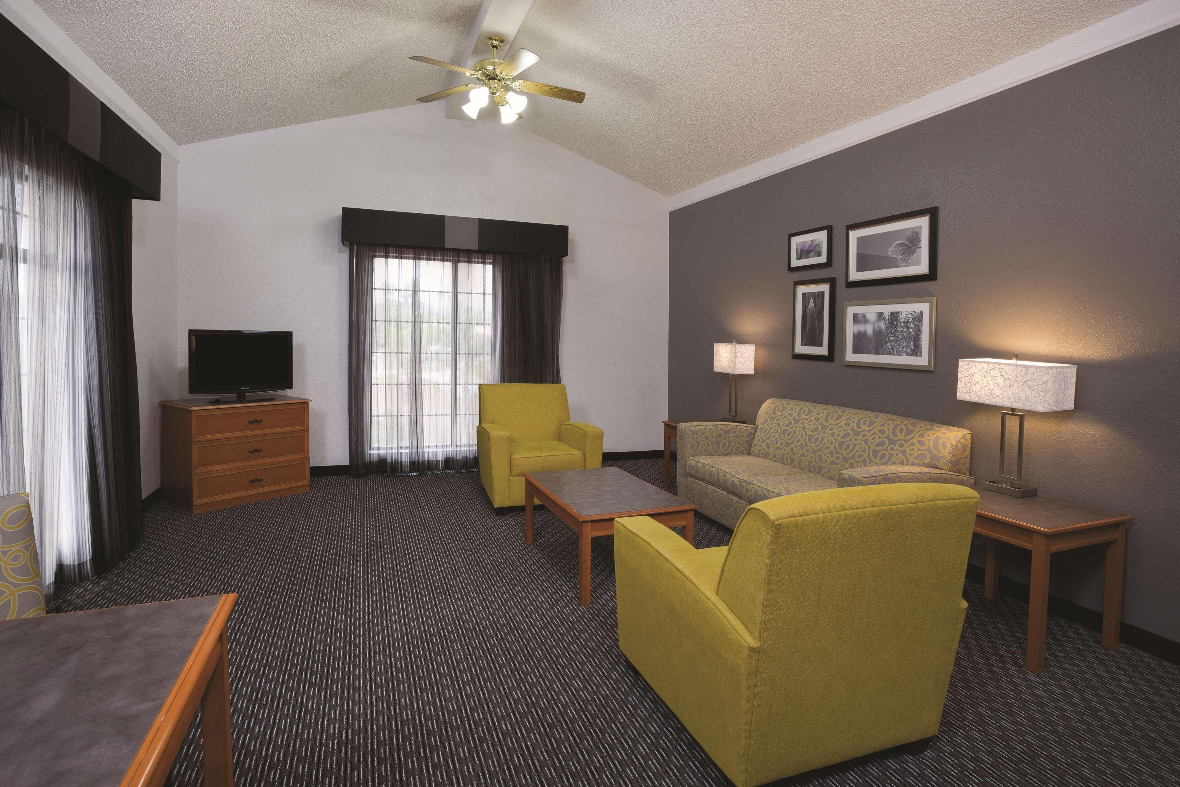 La Quinta Inn By Wyndham Ventura Esterno foto